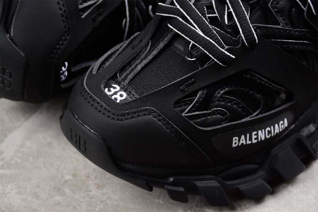 Black Track Runners