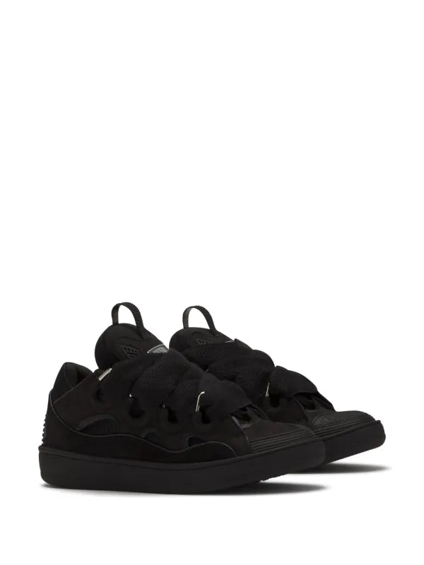 Triple Black - Curb Sneakers