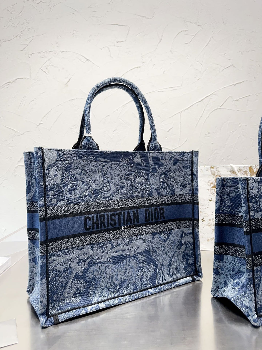 D10R BOOK TOTEs