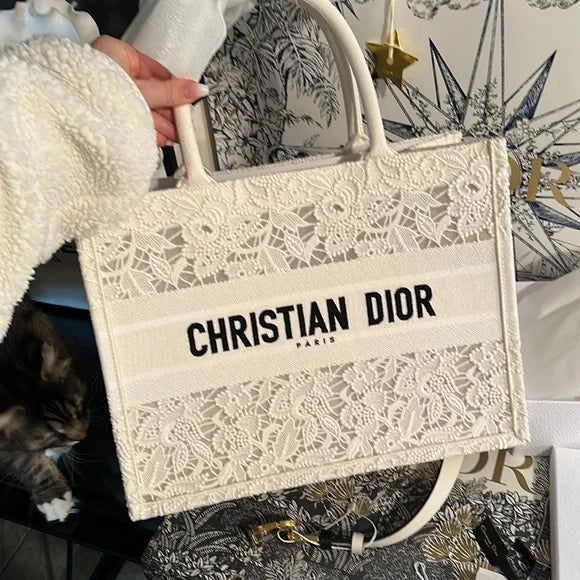 D10R BOOK TOTEs