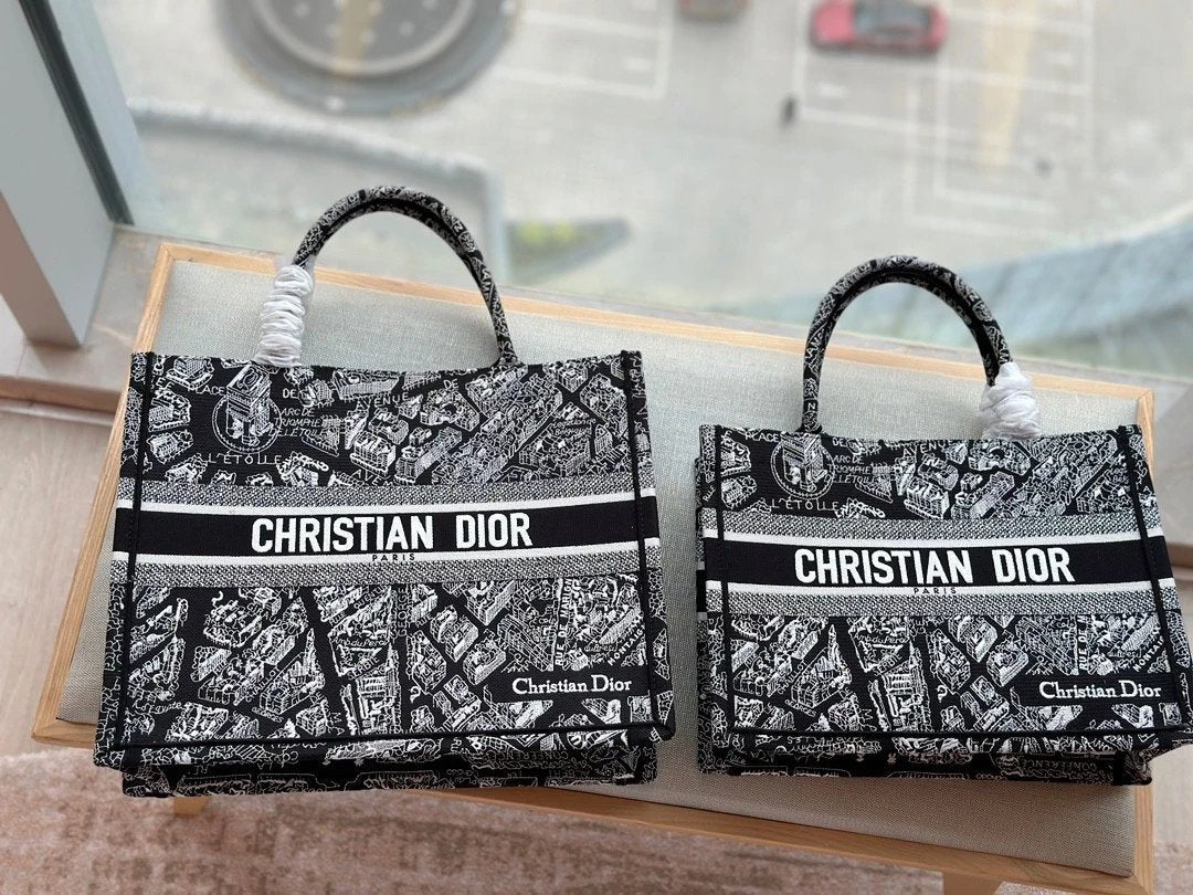 D10R BOOK TOTEs